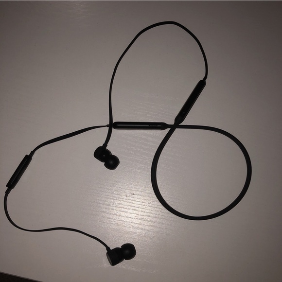 Beats X 🎶 - Picture 2 of 4